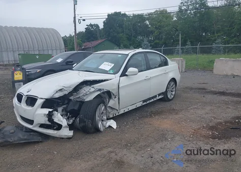 2011 BMW 328I xDrive z USA, uszkodzony, nr VIN WBAPK5C53BA655230